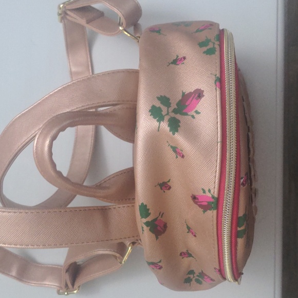 Betsey Johnson mini backpack - Picture 5 of 8